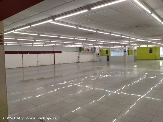 Gran local comercial en alquiler - ALICANTE