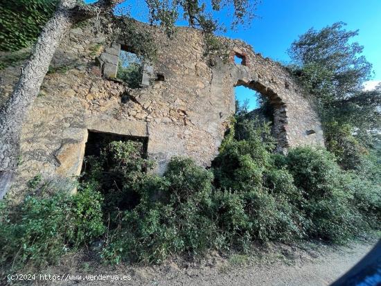 Masia en ruinas en Santa Susanna - BARCELONA