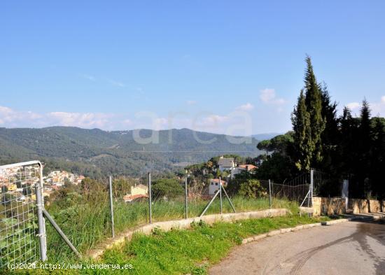 Excelente parcela con vistas panorámicas en Les Ginesteres - BARCELONA