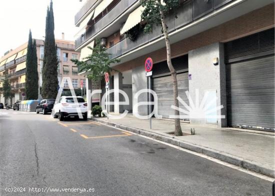  Local comercial en venta en calle Dinamarca - BARCELONA 