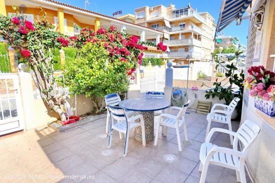 ¡Un chalet independiente en la SEGUNDA LINEA de playa, con hermosas vistas al mar! - ALICANTE