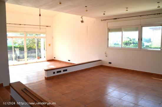  Casa unifamiliar aislada de alto standing situada en Bonavista de Calafell - TARRAGONA 