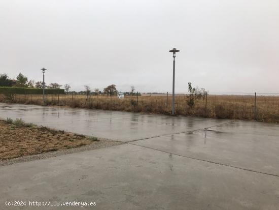 Gran parcela en urbanización El Páramo de La Cistérniga - VALLADOLID