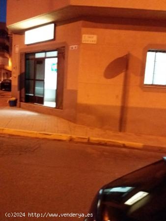 80 m2 LOCAL COMERCIAL EN EJIDO NORTE - ALMERIA