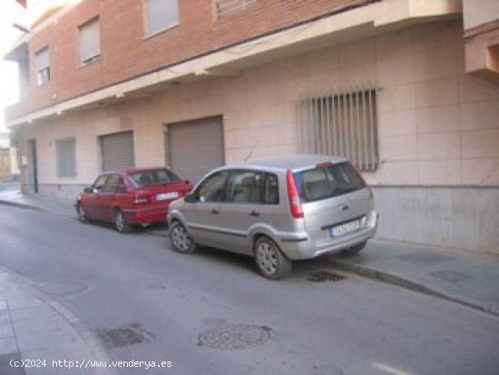 LCOAL COMERCIAL EN EL CENTRO DE EL EJIDO - ALMERIA