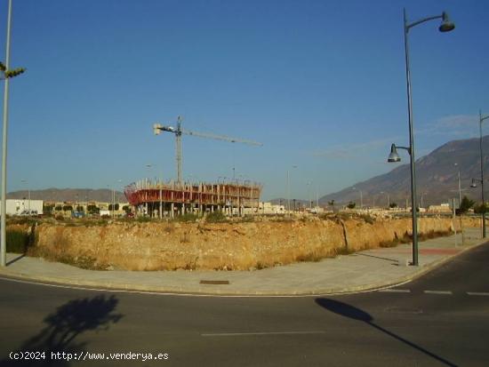 SOLAR URBANO DIRECTO. LISTO PARA EDIFICAR - ALMERIA