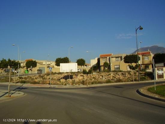 SOLAR URBANO DIRECTO.- EDIFICACIÓN PLURIFAMILIAR - ALMERIA