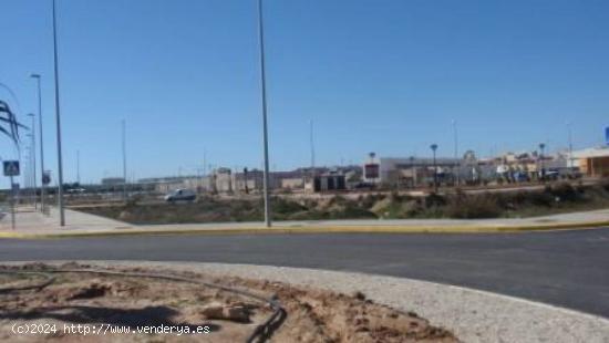 PARCELA DE 282  M 2 (B +3 ATICO) AL LADO DE LA ESTACION DE AUOTBUSES - ALMERIA