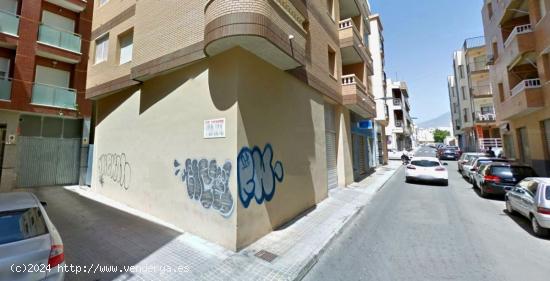  170 m2 LOCAL DIAFANO CERCA DE LA PLAZA DE LA IGLESIA - ALMERIA 