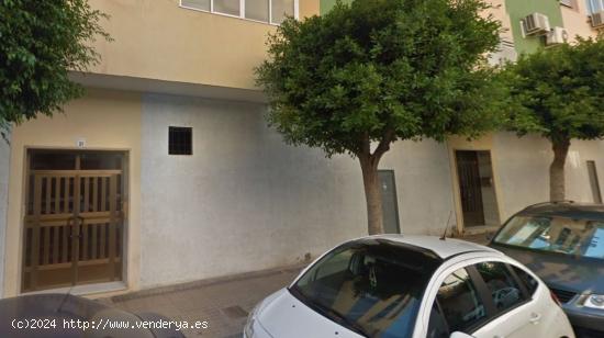  LOCAL DE 700 M2 EN CENTRO EJIDO CON POSIBILIDAD DE VARIAS DIVISIONES - ALMERIA 