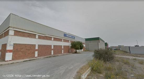 NAVE INDUSTRIAL PARA OPERADOR COMERCIAL - ALMERIA