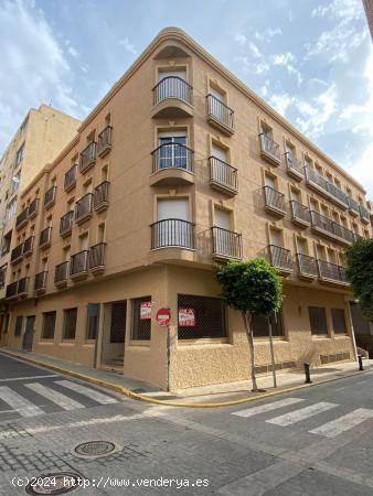 LOCAL DE 429 M2 CÉNTRICO - ALMERIA