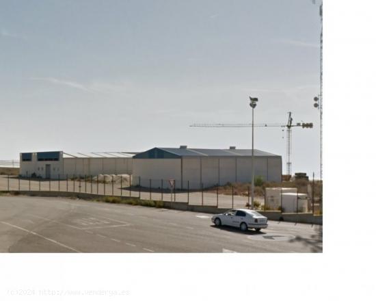  NAVE INDUSTRIAL DE 779M2 EN PLANTA BAJA Y  OTROS 779M2 EN PLANTA SOTANO - ALMERIA 