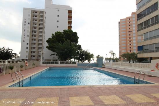 APARTAMENTO REFORMADO, CON PISCINA, UNA PLAZA DE GARAJE PARA MOTO, VISTAS A LA PLAYA. - VALENCIA