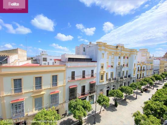  MAGNIFICO  LOCAL EN LA CALLE LARGA - JEREZ DE LA FRONTERA - CADIZ 