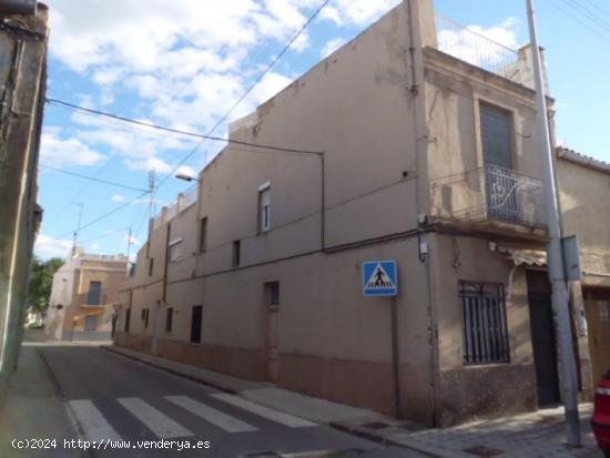 Casa esquinera en venta en calle San Marcos - CASTELLON