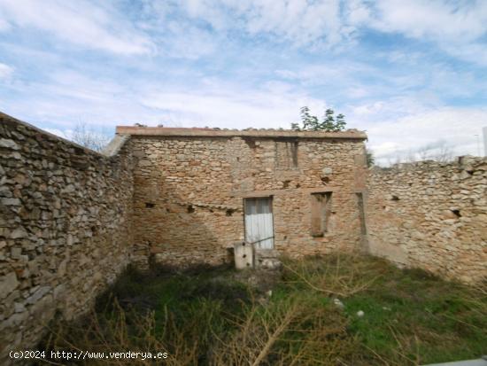  PARCELA URBANA CON CASA DE PIEDRA PARA REHABILITAR - CASTELLON 