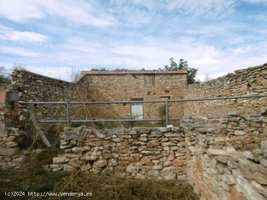 PARCELA URBANA CON CASA DE PIEDRA PARA REHABILITAR - CASTELLON