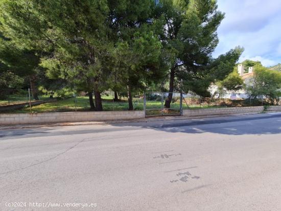 Parcela en el centro de la Urbanización - CASTELLON