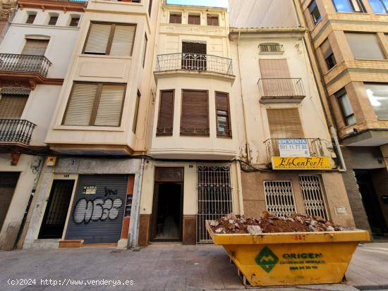 CASA CENTRICA PARA REFORMAR EN LA CALLE ENMEDIO DE CASTELLON. - CASTELLON