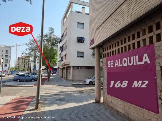  Local comercial en esquina, de 168 m2, con 28 metros de fachada, en Fuente de la Salud - CORDOBA 