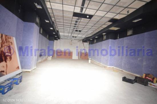 BAJO COMERCIAL EN CALLE PEATONAL 150M2 - A CORUÑA