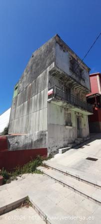 EDIFICIO PARA REFORMAR EN RIBEIRA - A CORUÑA