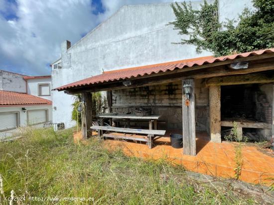 CASA CON TERRENO, CENADOR, ZONA DE BARBACOA - A CORUÑA