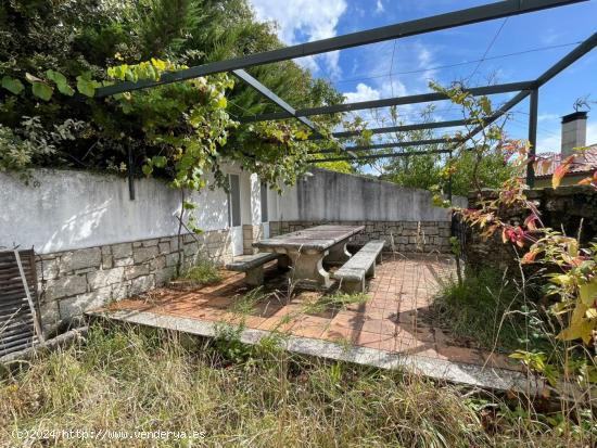 CASA CON TERRENO, CENADOR, ZONA DE BARBACOA - A CORUÑA