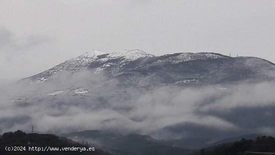 SANT CELONI (CAN SANS):  VIVIR TOCANDO EL PUEBLO RODEADO DE NATURALEZA CON VISTAS DE PÁJARO - BARCE