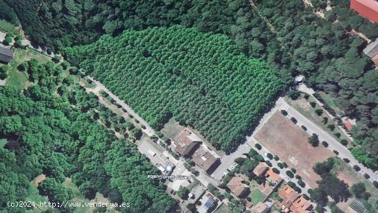 GRAN SOLAR URBANO EN EL NUCLEO DE GUALBA - BARCELONA