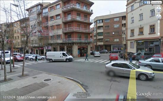 EDIFICIO EN PLENO CENTRO DE SEGOVIA CON JARDIN.- - SEGOVIA