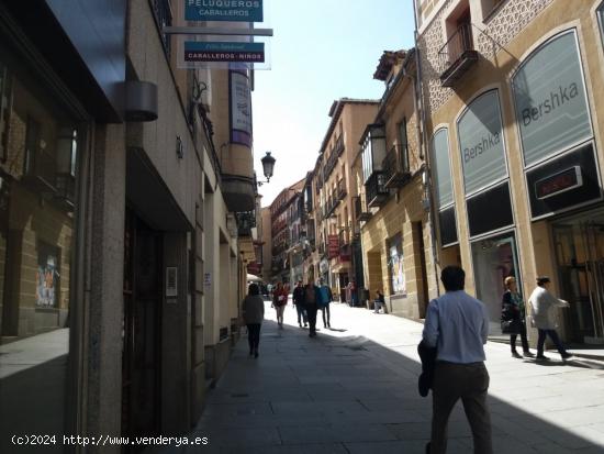 ALQUILER.-.LOCAL COMERCIAL.-.CALLE REAL.-.2023 - SEGOVIA