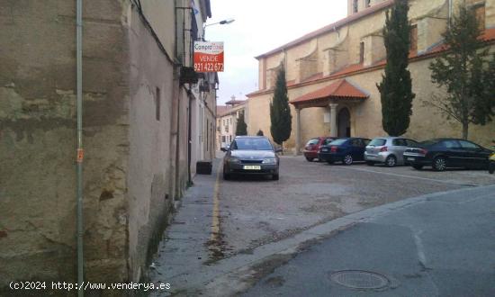  CASA EN EL BARRIO DE ZAMARRAMALA - SEGOVIA 