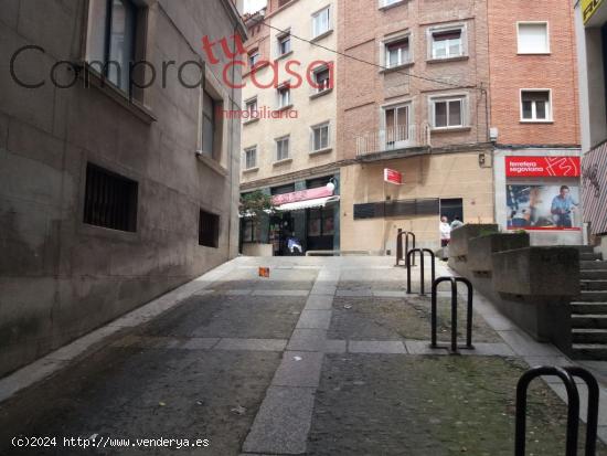 PLAZA DE GARAJE DOBLE EN PLENO CENTRO - SEGOVIA