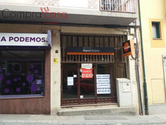 VENTA.-.LOCAL .-.TENIENTE OCHOA.-.160 METROS.- - SEGOVIA