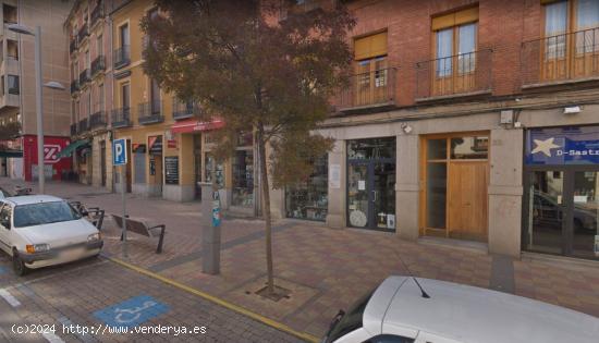 ALQUILER DE LOCAL EN ZONA COMERCIAL CON MUCHO PÚBLICO. - SEGOVIA