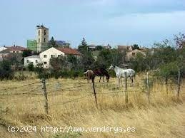 VENTA.-.NAVE CON GRAN CAMPA, Agua y Luz - SEGOVIA