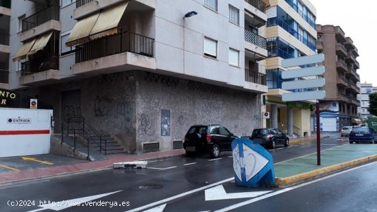 Local Comercial en esquina, Zona Centro, Playa de Levante - ALICANTE