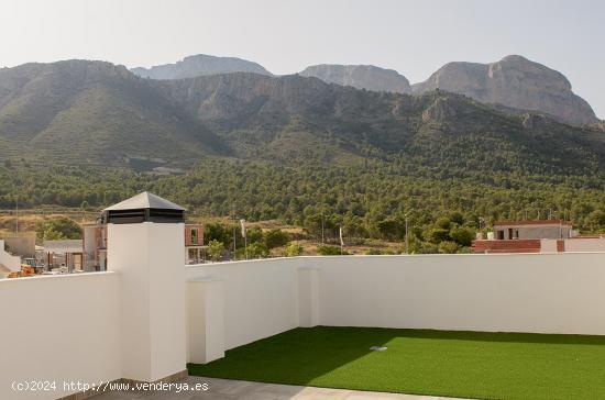 Villas independientes de obra nueva en Polop con vistas al mar y a la montaña - ALICANTE