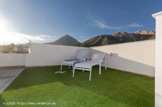 Villas independientes de obra nueva en Polop con vistas al mar y a la montaña - ALICANTE