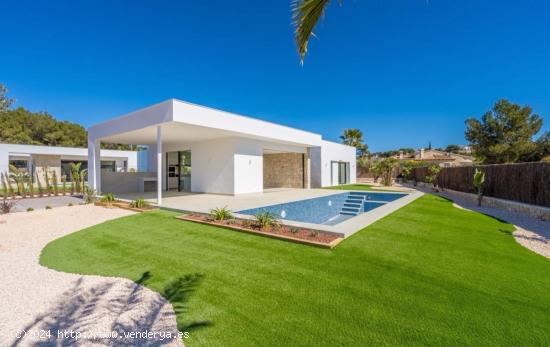 La Cala villa de una planta con 3 dormitorios en Javea, a 500 m del mar - ALICANTE