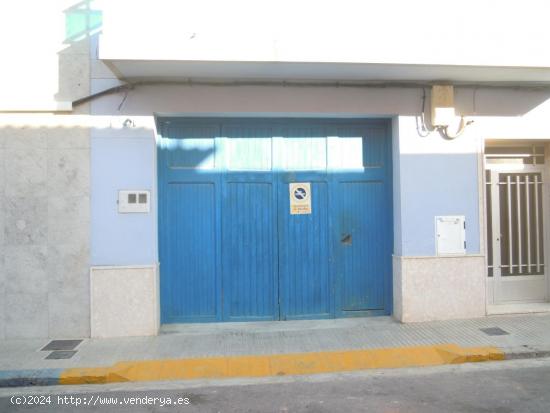 SE VENDE LOCAL COMERCIAL DE 110 m2 EN BENIFLÁ - VALENCIA