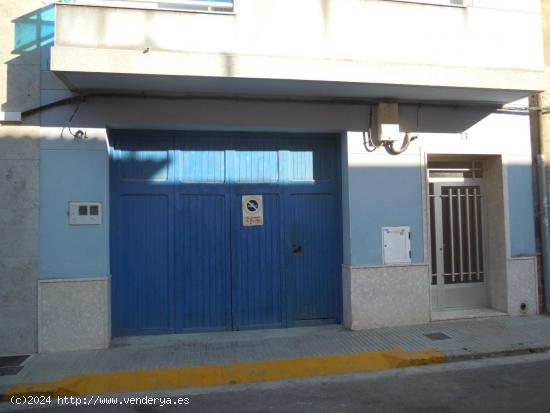 SE VENDE LOCAL COMERCIAL DE 110 m2 EN BENIFLÁ - VALENCIA