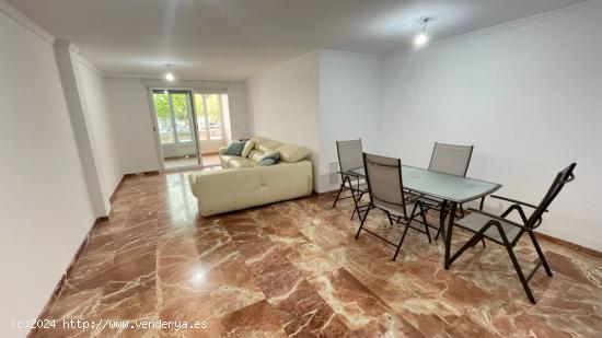 GRAO DE GANDIA - PRIMER PISO CON PATIO - SE VENDE - VALENCIA