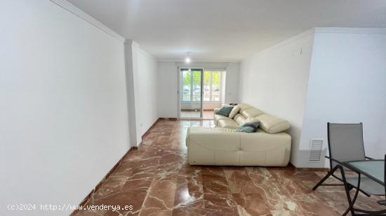 GRAO DE GANDIA - PRIMER PISO CON PATIO - SE VENDE - VALENCIA