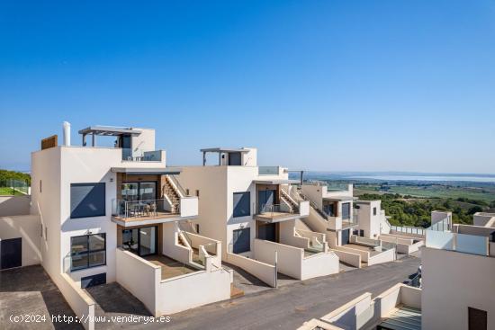  BUNGALOWS DE NUEVA CONSTRUCCIÓN EN SAN MIGUEL DE SALINAS - ALICANTE 