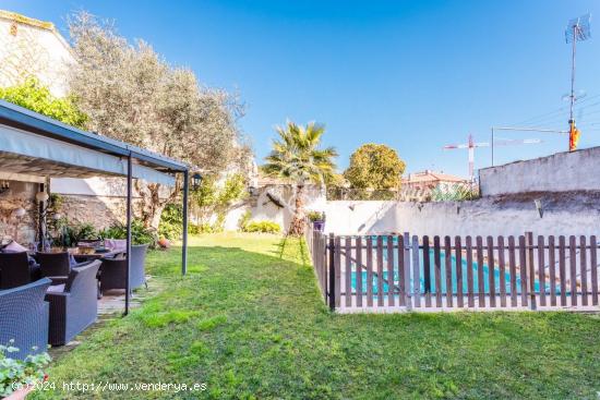 Casa en venta con piscina en el centro de Argentona - BARCELONA