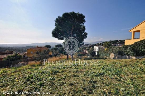  Terreno plano en Mas Mora / Tordera en una zona muy verde y tranquila - BARCELONA 