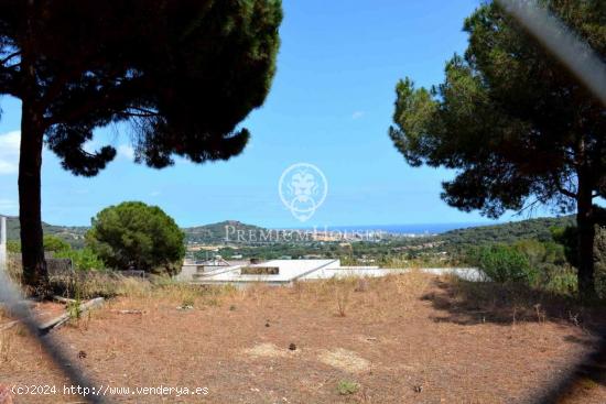 Parcela en venta con vistas al mar en Argentona - BARCELONA